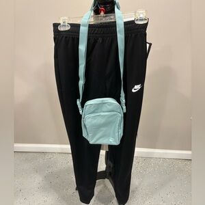 Nike Youth Unisex Black Logo Standard Fit Sweatpants, Size XL NWT